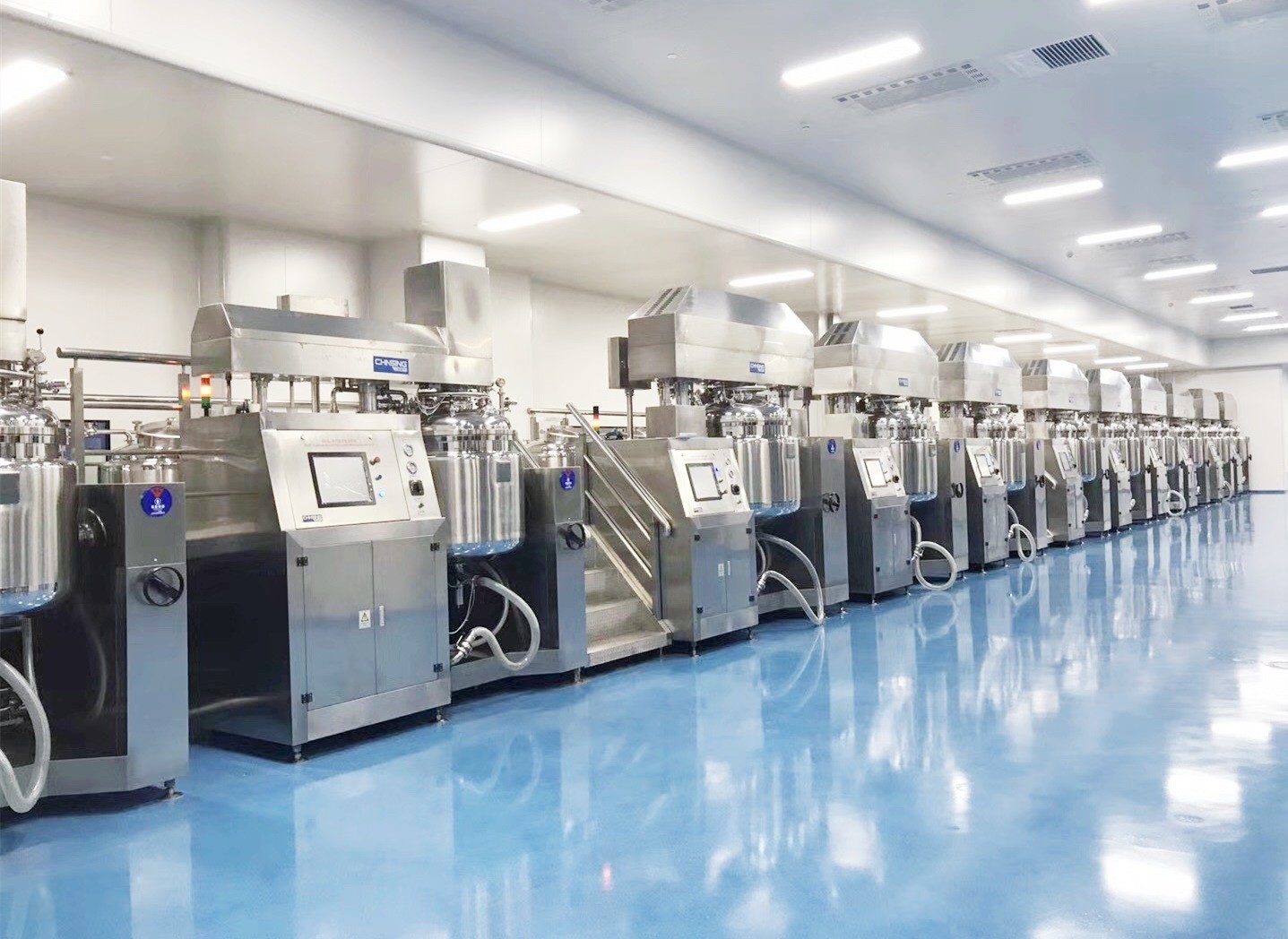 Face Cream Cosmetic Emulsifier Mixer 10-5000L Glowing Skin Vacuum Making Machine