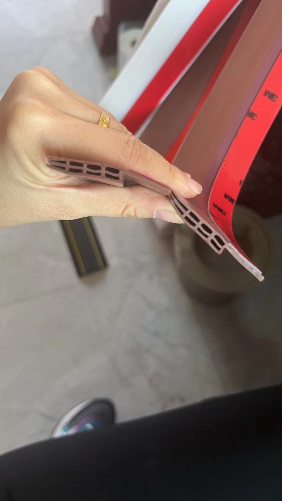 Dustproof and Insectproof Soundproof Door Bottom Seal Strips Made of Silicone Rubber
