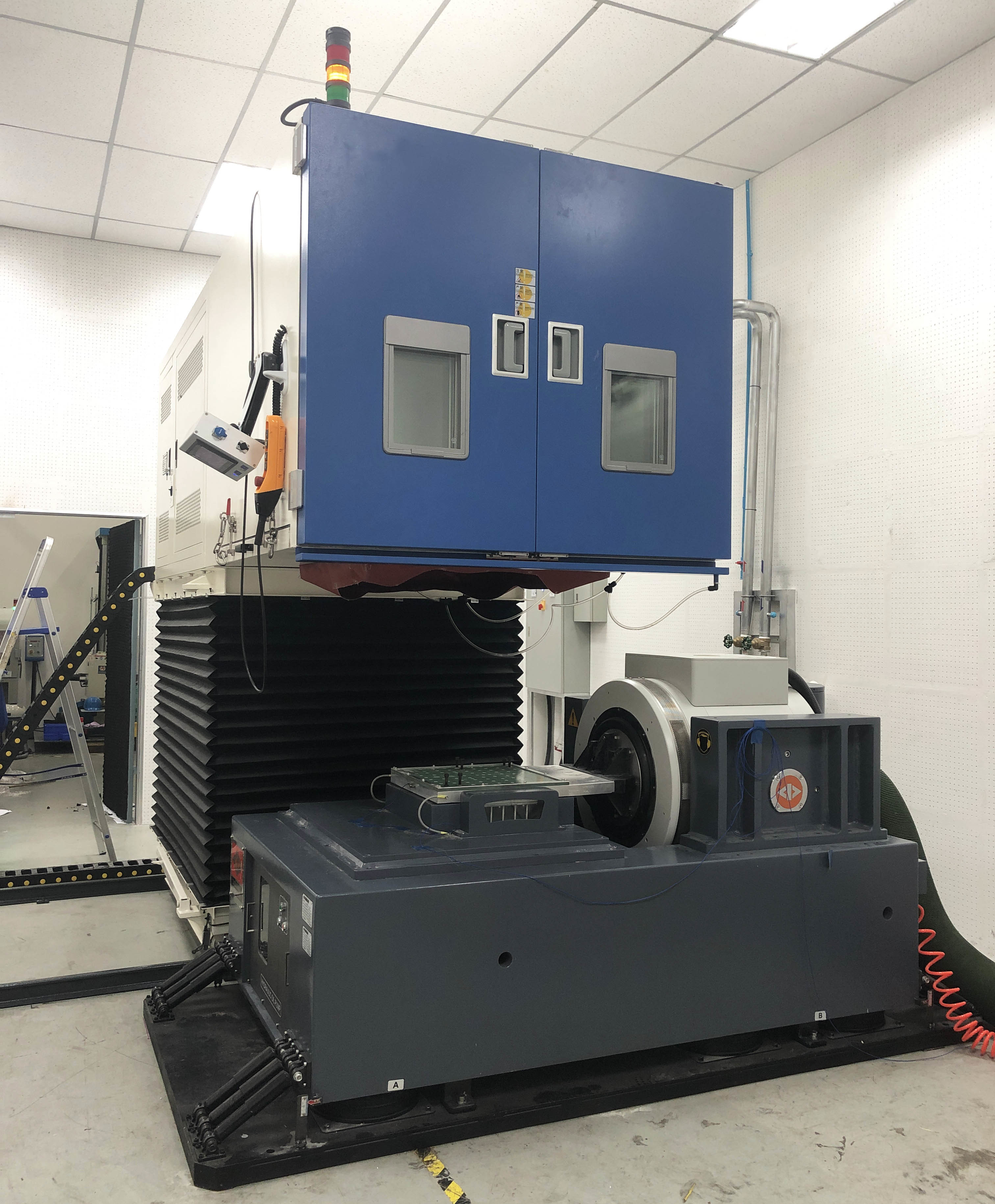 LIYI LAB Used Temperature Humidity Test Chamber Electronics Environment And Vibration Test
