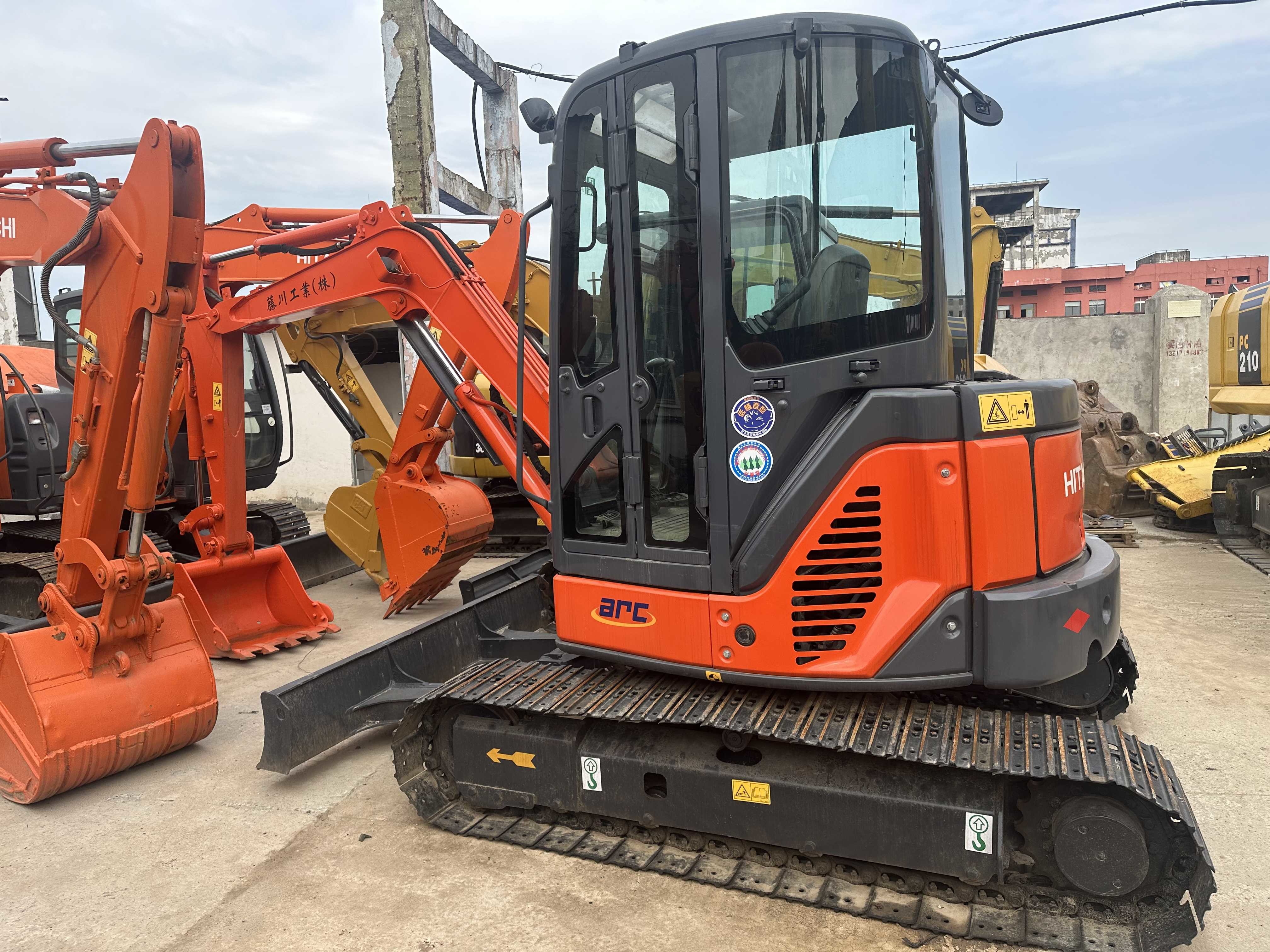 5 Ton Used Crawler Excavator Repossessed Mini Hitachi ZX50U