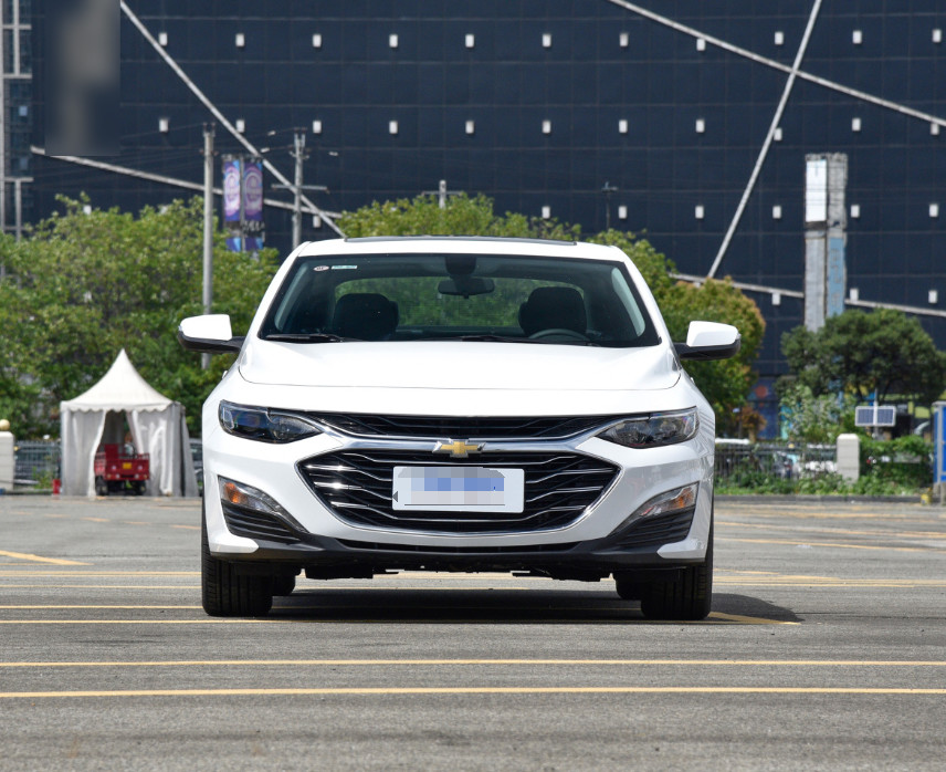 Gasoline Chevrolet Malibu Sedan Car 5 Seat Two Wheel Drive 4×2
