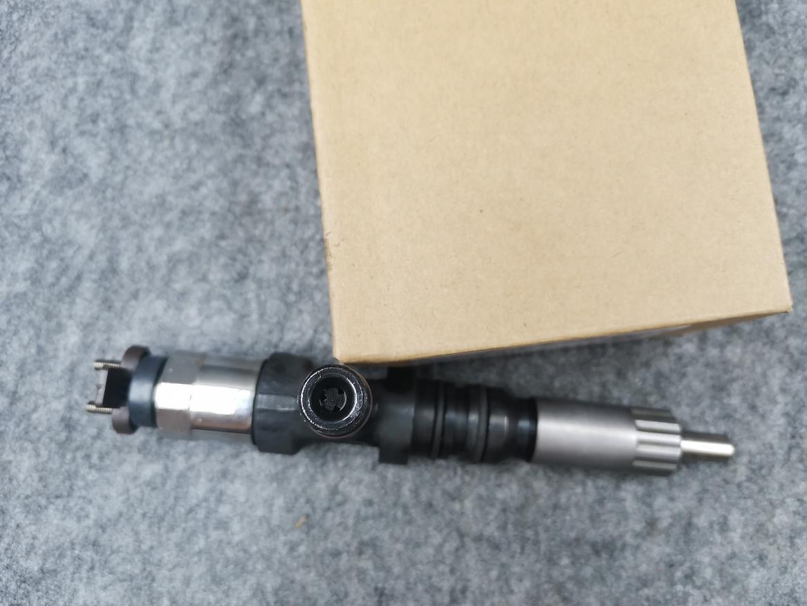6D140E-5 Injector 6261-11-3100 for Komatsu PC600 Engine Fuel Injector from Manufacturing Plant
