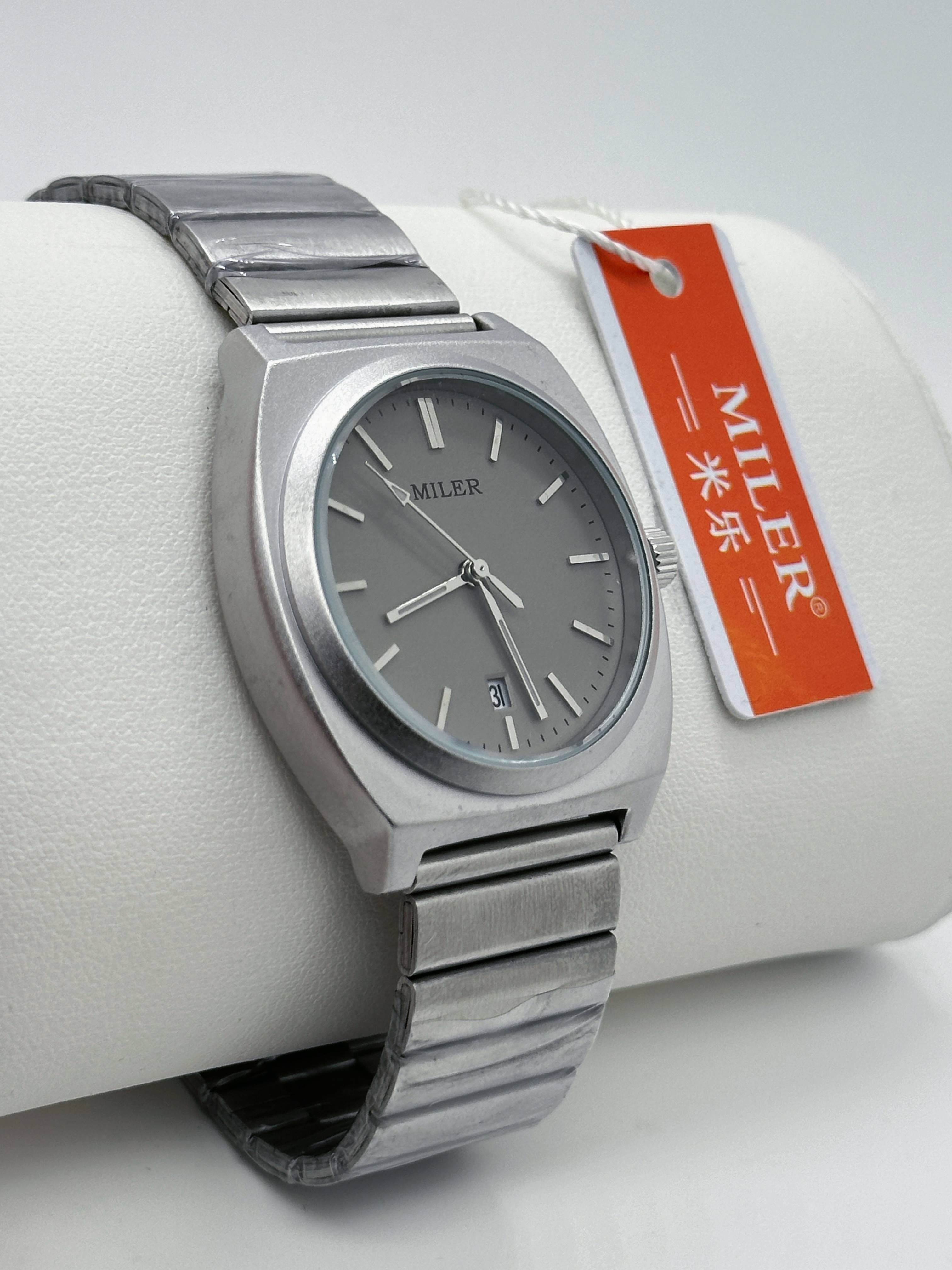 Classic Analog Stainless Steel Strap Watch Round Luminous Dial Mens Silver Strap Watch