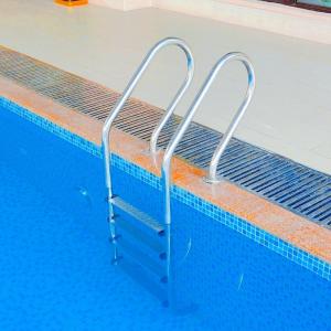 China 5 Steps 1.35mm FRB Stainless Steel Swimming Pool Ladder wholesale