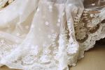 Vintage Symmetrical Floral Nylon Lace Fabric For Wedding Dress With Scalloped