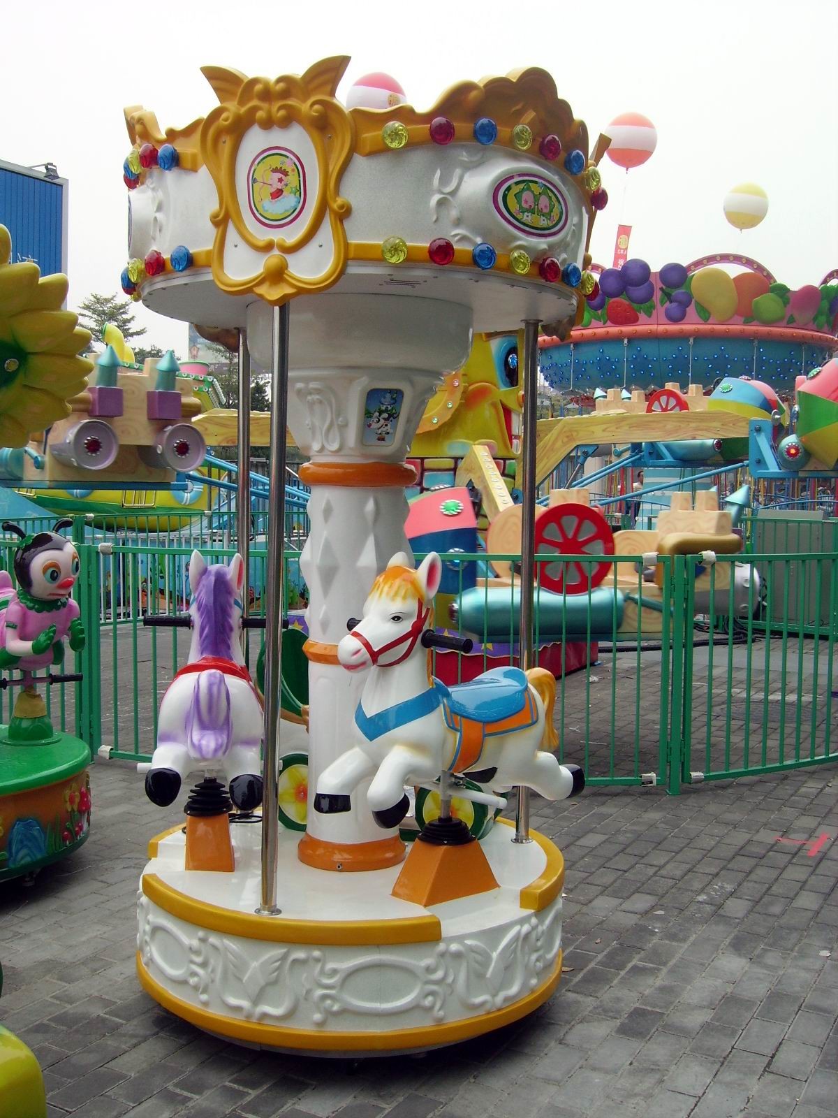 Fiberglass Material Carousel Kiddie Ride , Merry Go Round Ride 370W Power