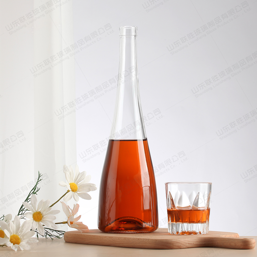 Whiskey Wine Gin Glass Bottle 500ml with Acceptable Customer's Logo Made of Glass