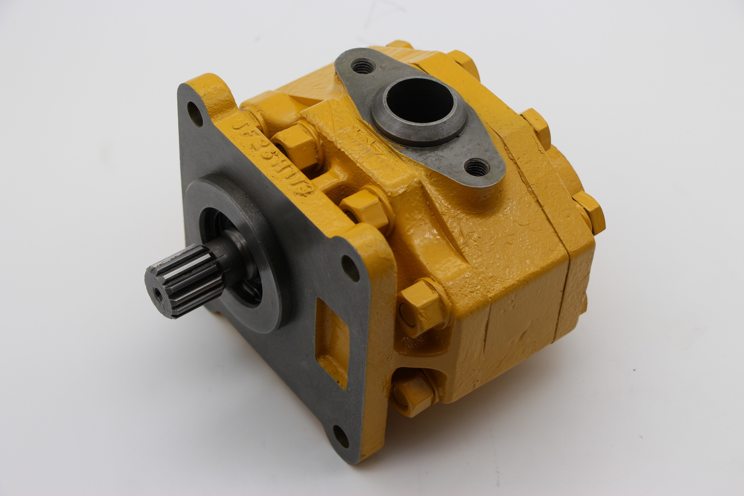 16T-75-24000 hydraulic pump for SD22 SD23 SD16 bolldozer part
