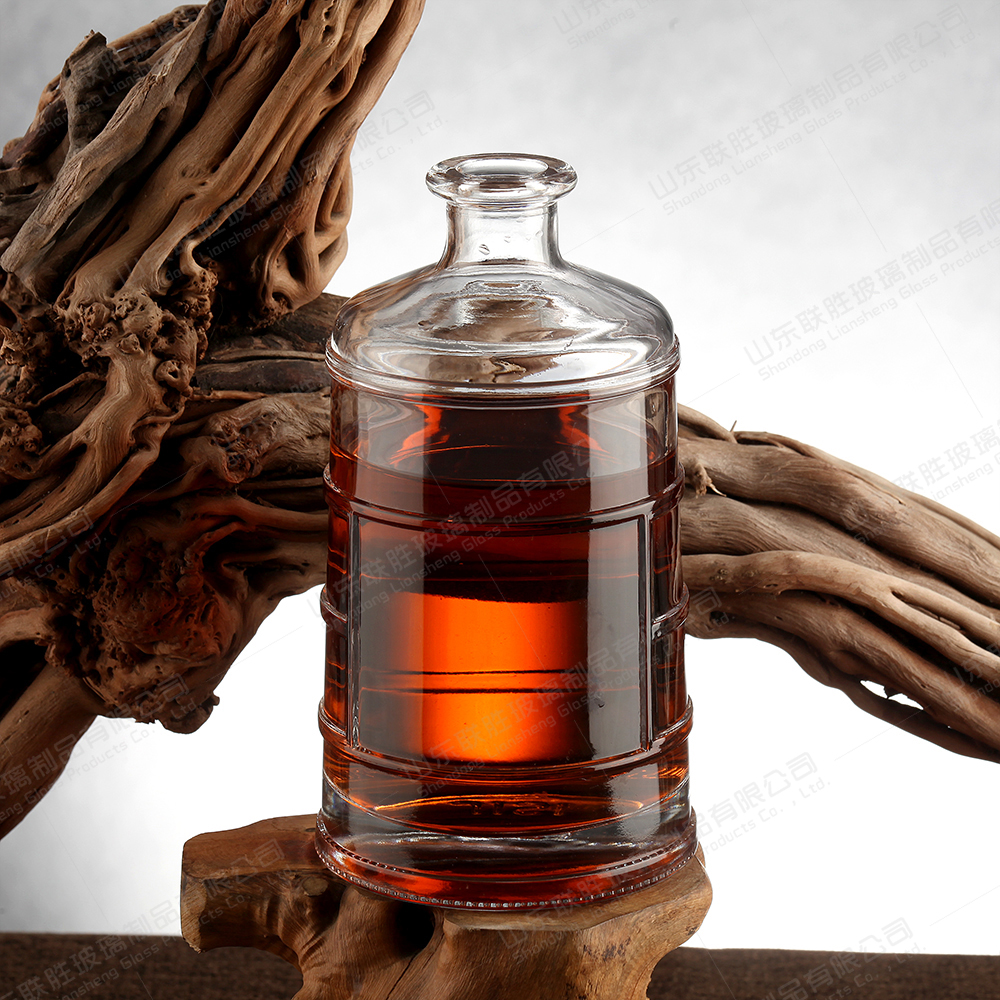 Rubber Stopper Sealing Type Crystal Glass Spirit Bottle for Crystal Glass Material