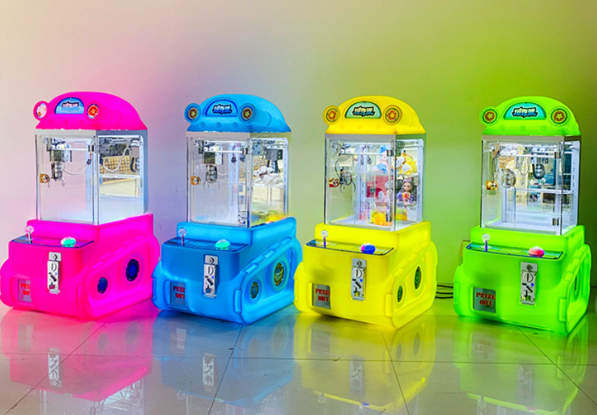 2022 Children Mini model grab doll machine boutique gifts machine tank claw doll crane game machine