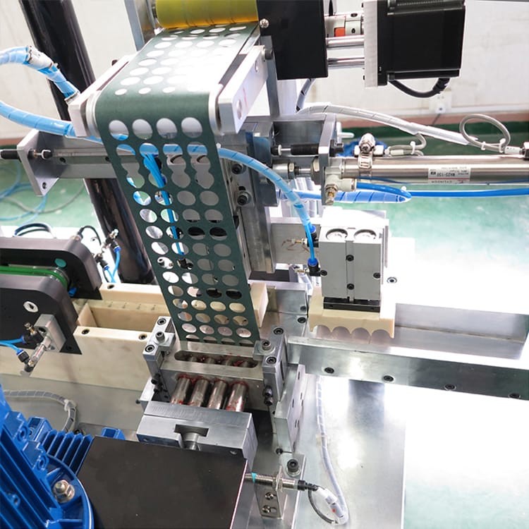PVC Sticker Mobile Battery Making Machine , 21700 Battery Labeling Machine 0.8Mpa