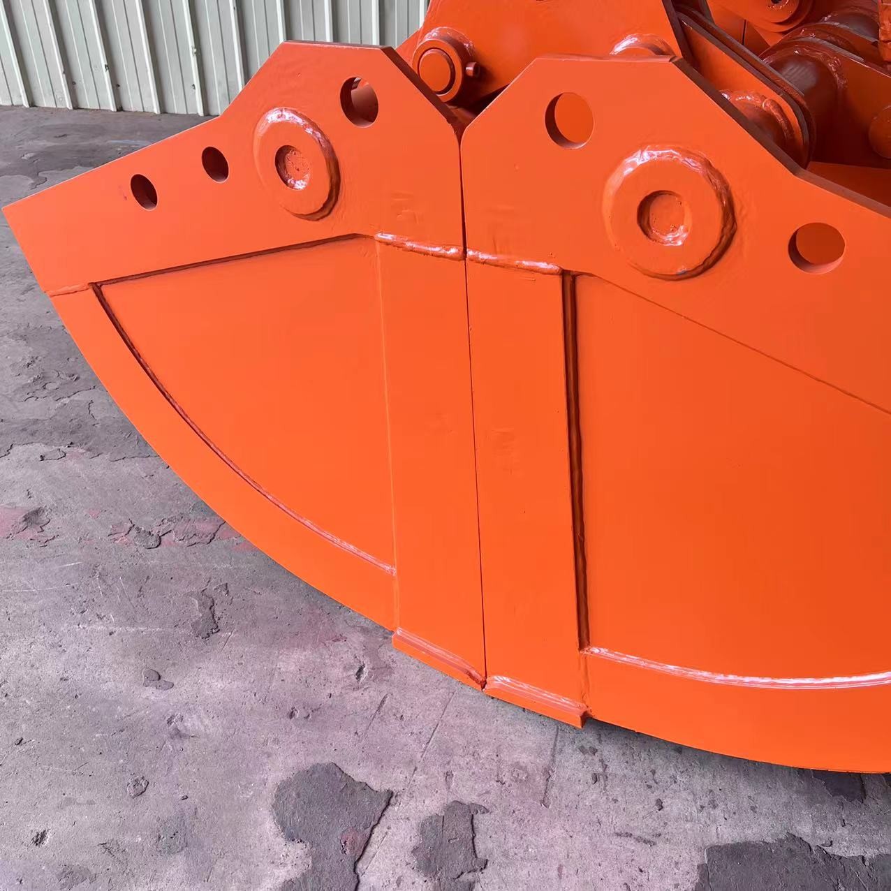 Strong Reinforcement Clamshell Excavator Bucket 28-30ton For Three-Section Telescopic Arm