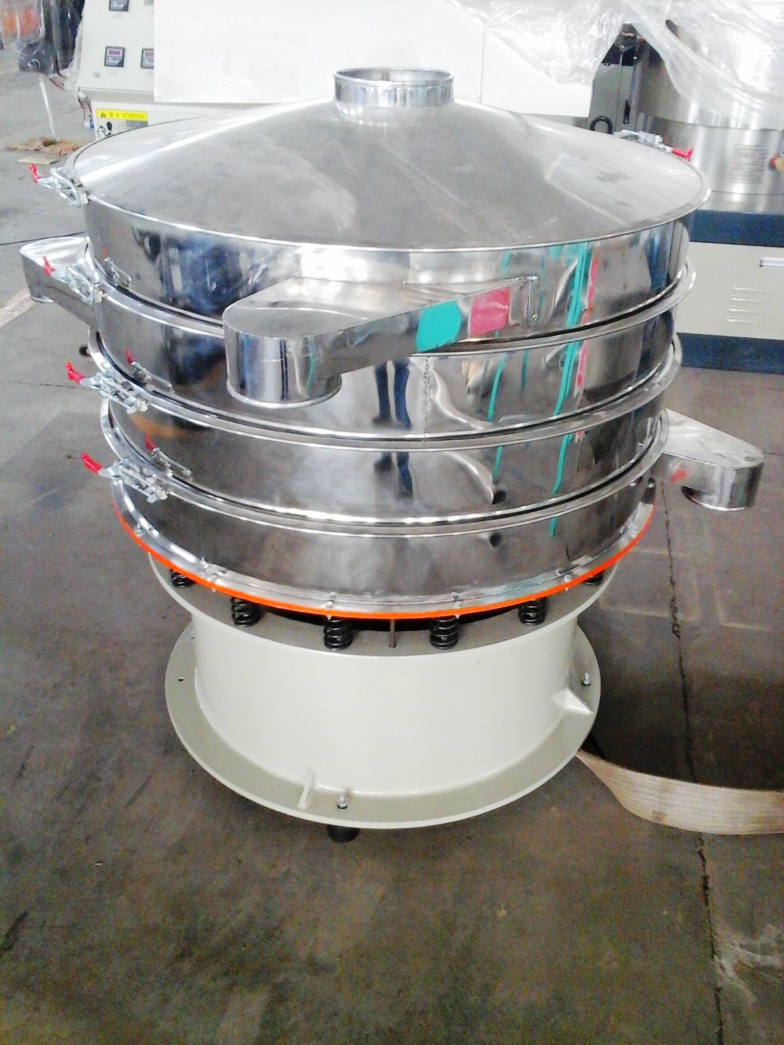 800kg / H Industrial Vibro Sifter Machine Mesh Changing For Pollution Treatment