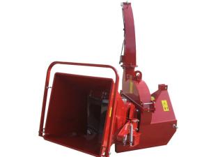 China 6 Inch Tractor Wood Chipper 18L Hydraulic Oil Tank For 121kgs Weight Flywheel wholesale