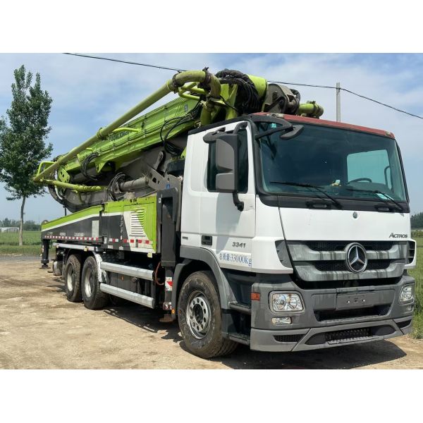 Used Zoomlion Concrete Pump Truck 49m Heavy Machinery for sale
