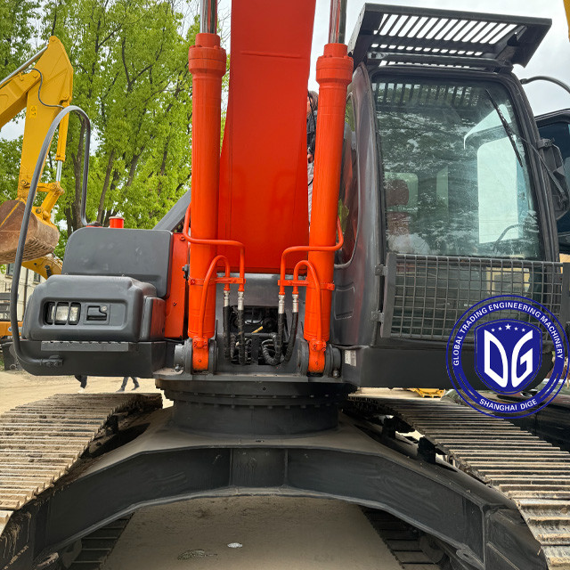 Hitachi ZX240 With excellent power durability and high efficiency Japanese Hitachi ZX240 Medium Excavator