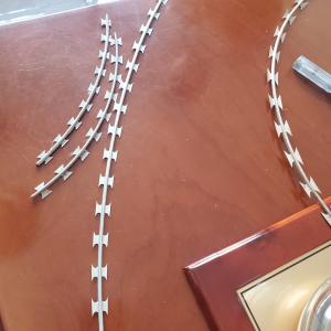 China cross razor wire bto-22 wholesale