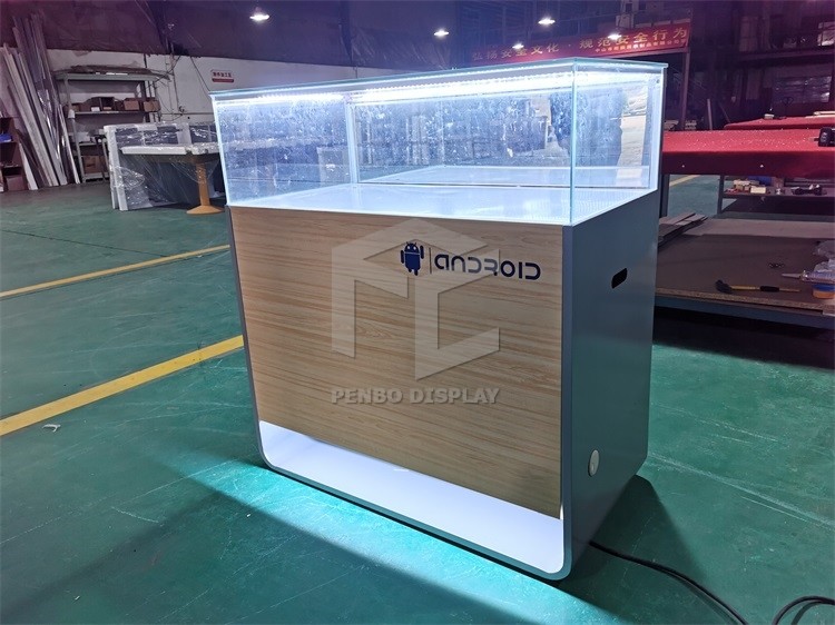 ODM Mobile Accessories Showcase With T5 LED Light