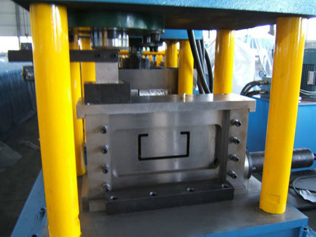 Automatic Hole Punching and easy change shape C and z Shape Steel Roll Forming Machine For steel stucture purlin