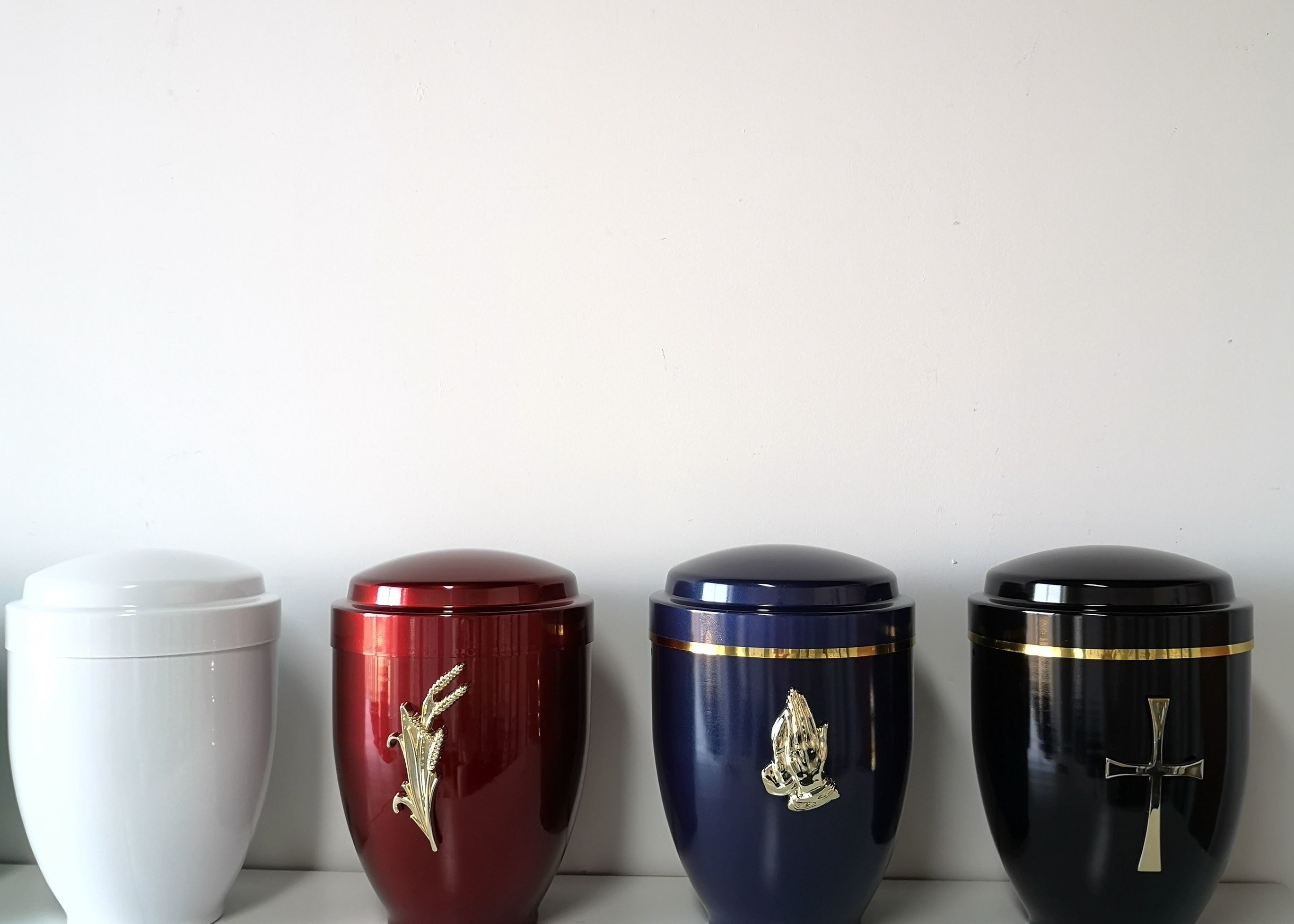 U001 Iron Metal Cremation Urn For Human Ashes Size 26 * 18.5 Cm Customized Shape