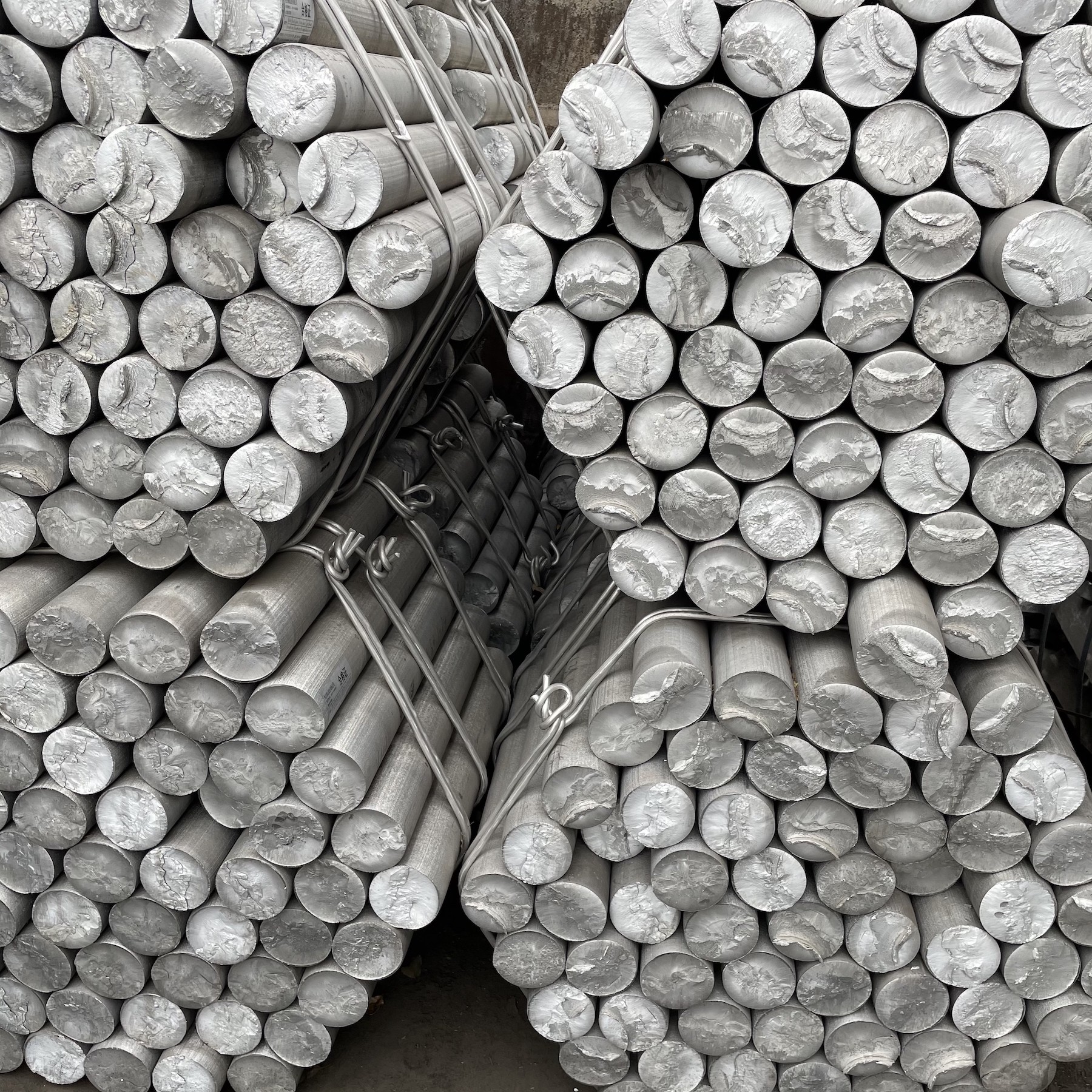 7075 2A12 T6 Hot Extruded Alloy Aluminum Rod 10mm 20mm For Industry