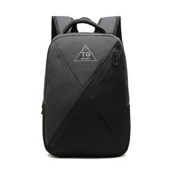China Zipper Closure 16.5 Litre Waterproof Backpack With USB Charger wholesale