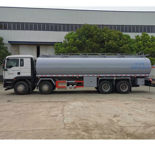 SHACMAN 8x4 26 CBM Chemical Tank Truck Water Bowser Truck for Drilling Fluid