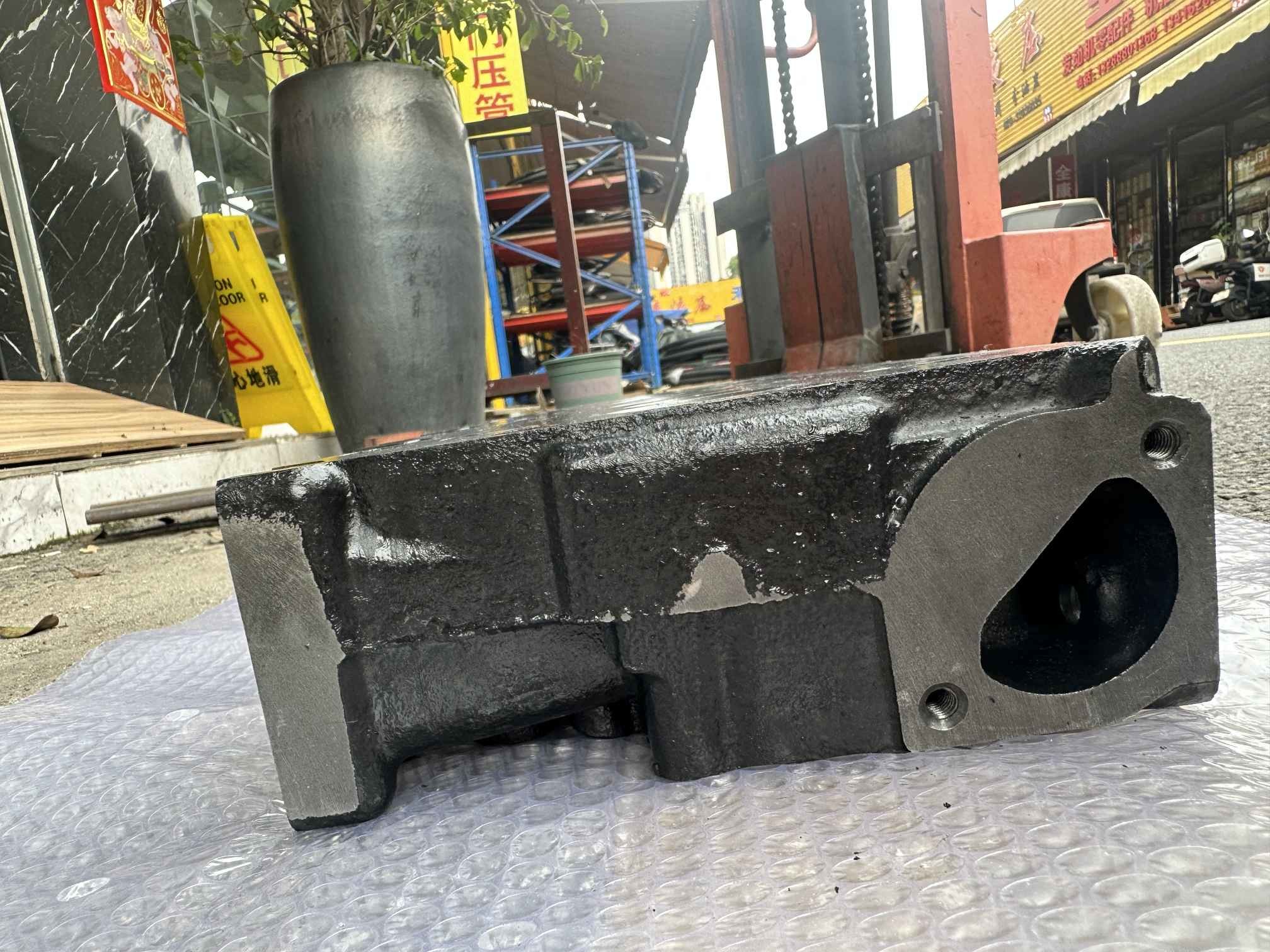 32A01-08010 Mitsubishi Engine Cylinder Head Model S4S-DI Material Casting