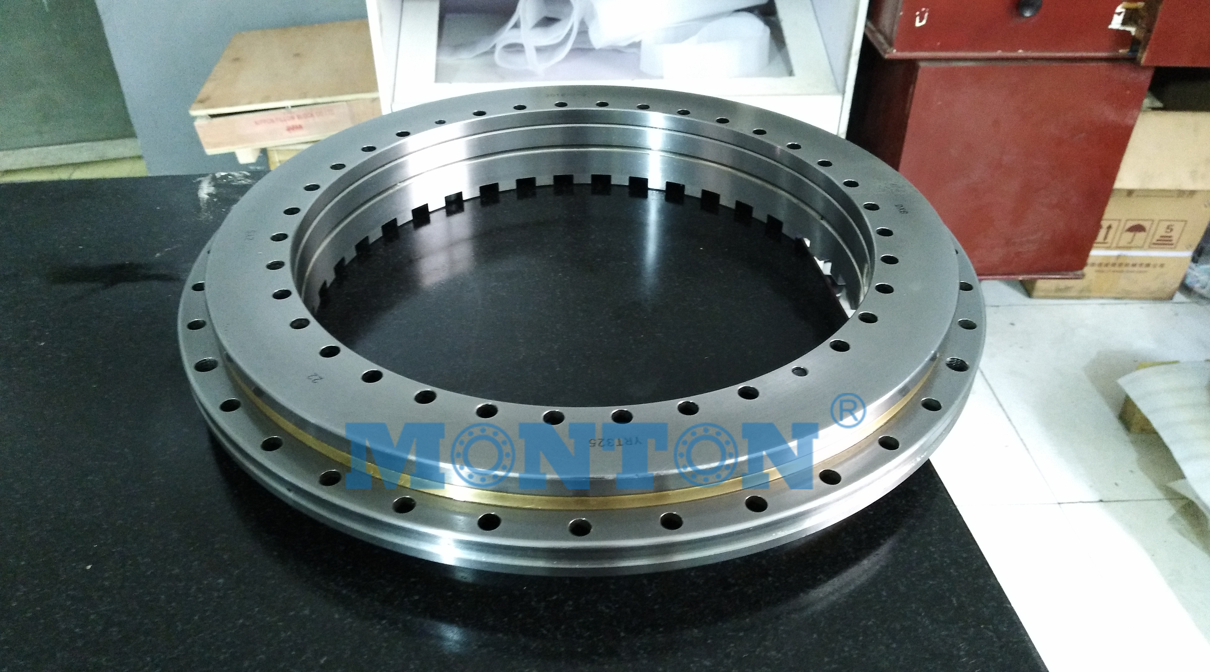 ZKLDF395  turntables flanged slewing rings manufacturer 