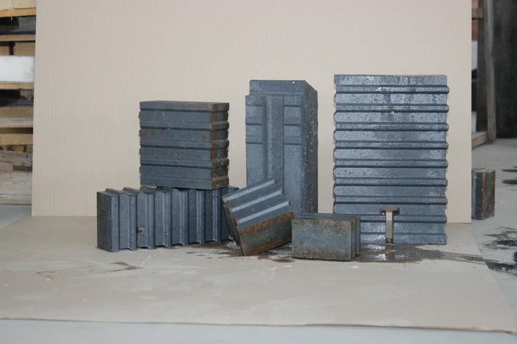 CrO Content % International Standard Silicon Carbide Bricks for Industrial Furnaces