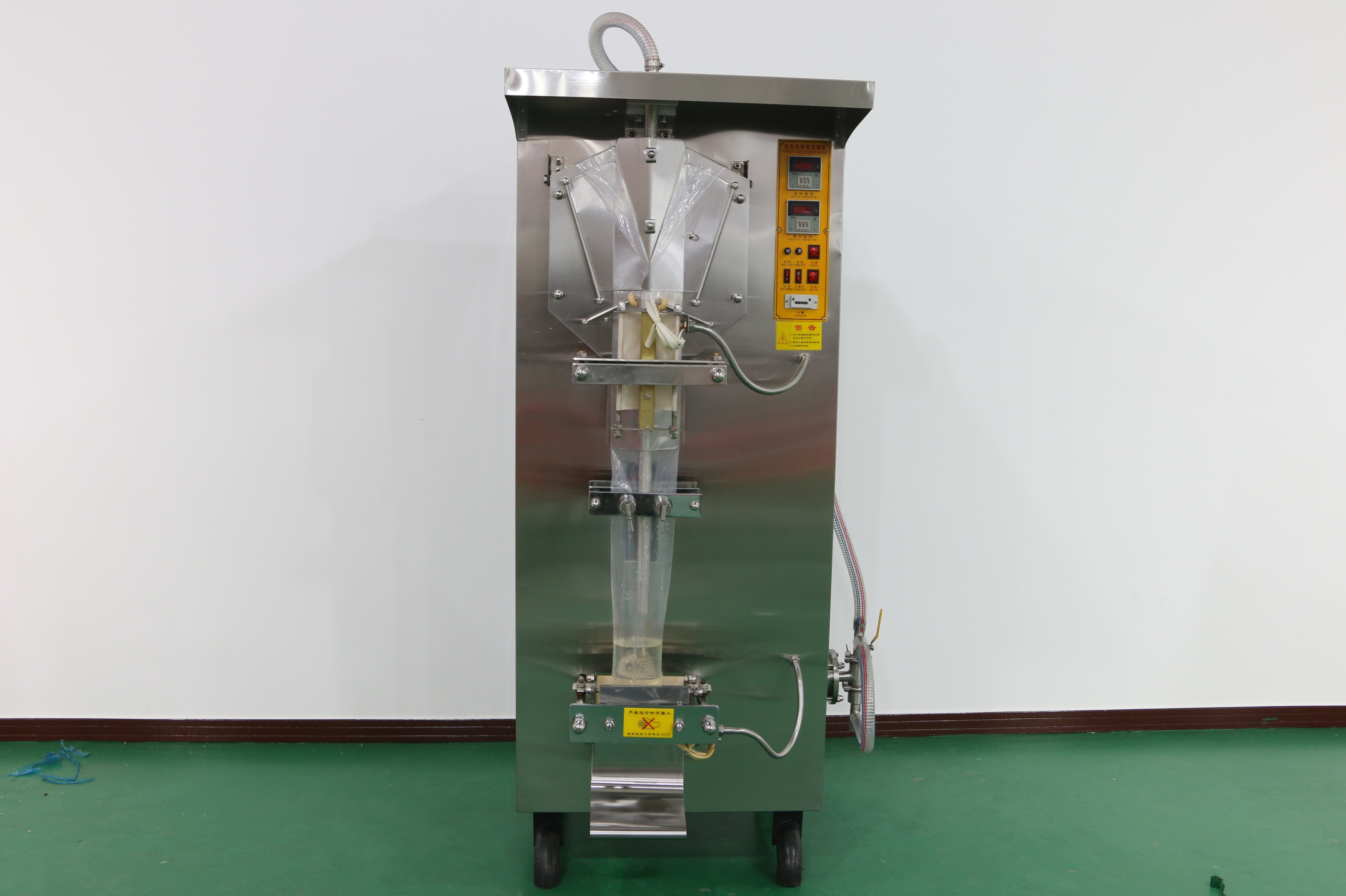 Automatic Sachet Water Filling And Sealing Machine Date Printer Counter Cutter Vertical Plastic For All Kinds Of Drink