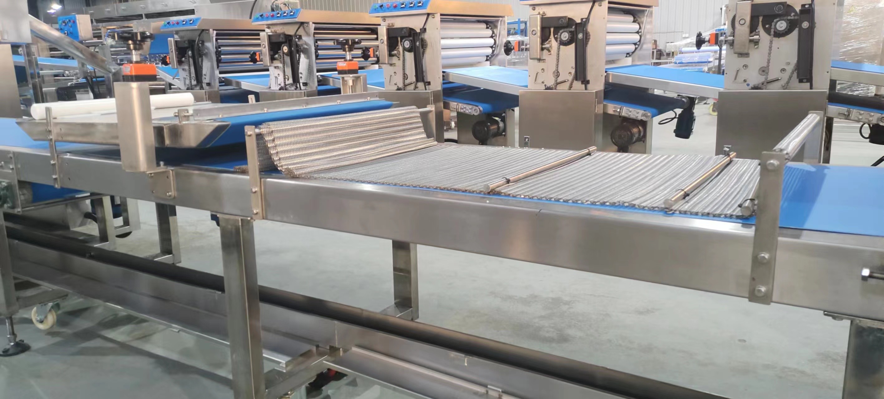 Commercial Puff Pastry Production Line Dough Sheets Pastry Laminating Machine