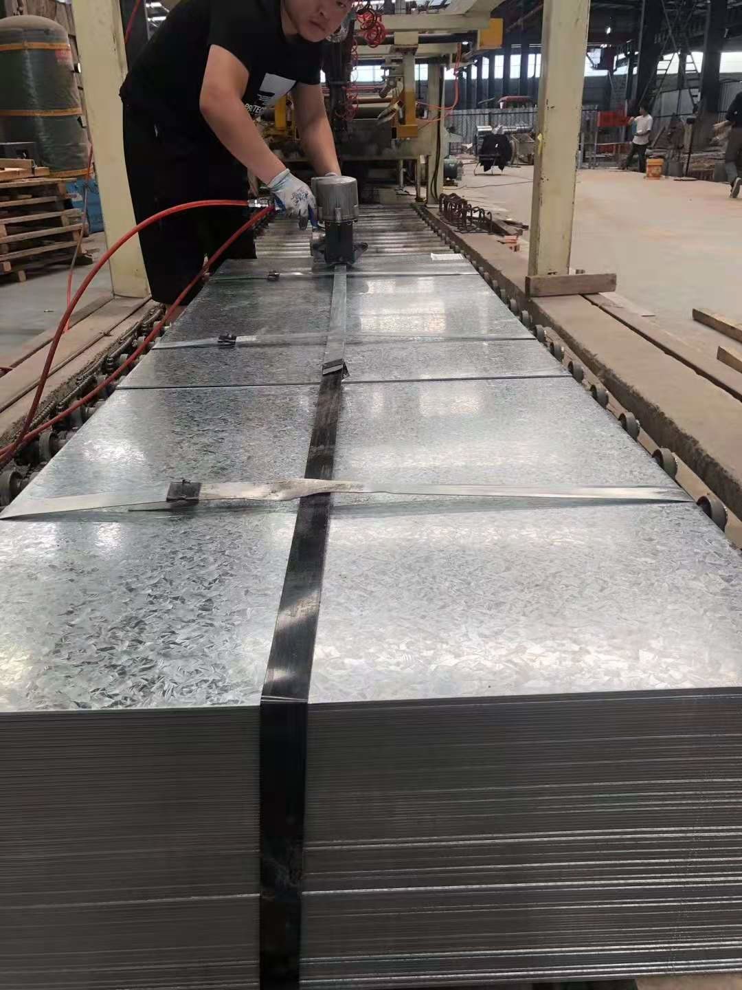 Hot Dipped Galvanized Steel Sheet DX51D Coated Z80 Z120 Z275 0.5-3.0mm Thickness Chromated and No Oiled