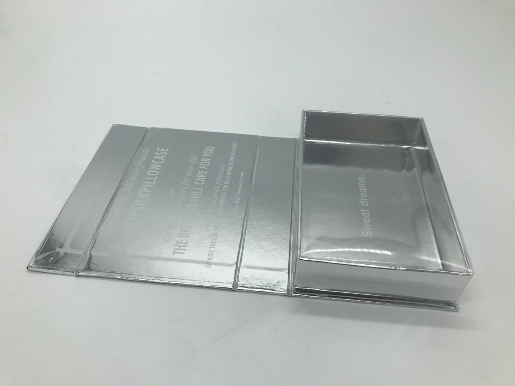 Luxury Silver Chipboard Gift Boxes Magnets Closure For Pillowcase Packaging