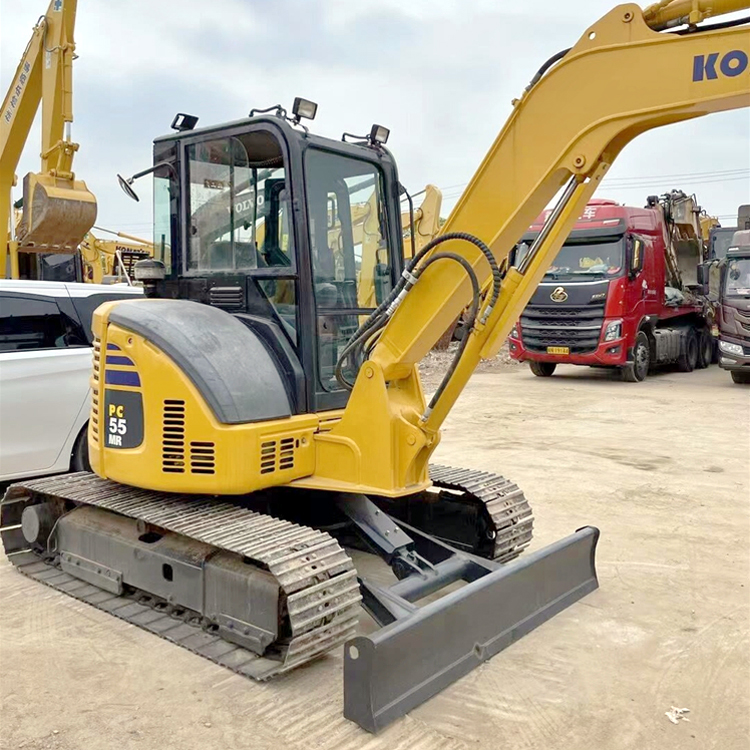 Komatsu PC55MR-2 Crawler Excavator with 2800 Working Hours and 5000 KG Machine Weight