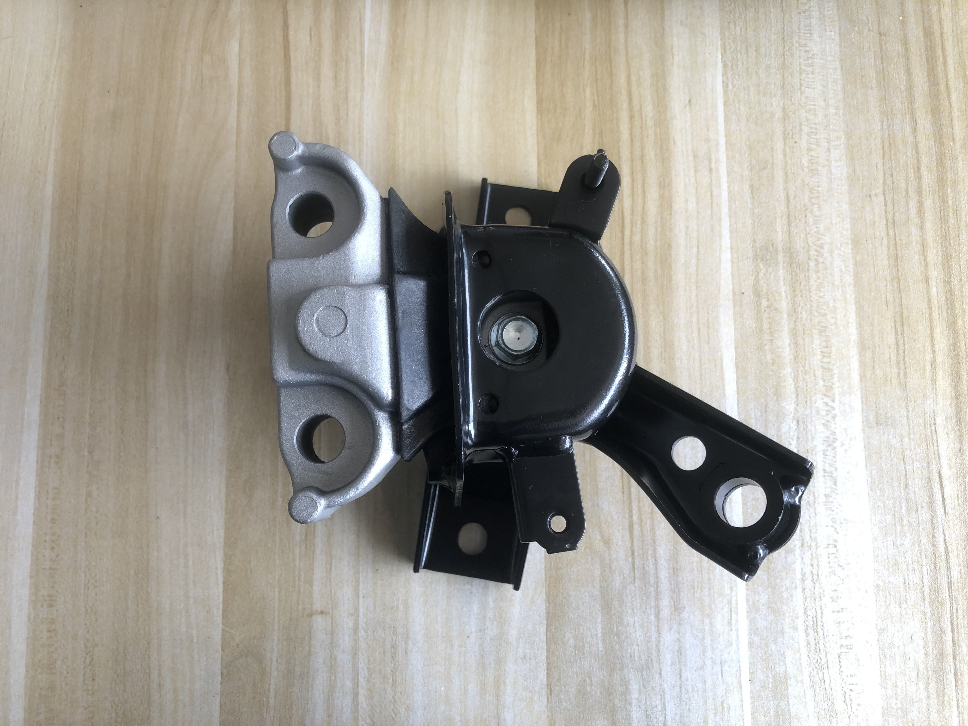 123050H040 12305-28240 Engine Mount Right Side for Toyota Rav4 Ⅲ A3 2.016 V