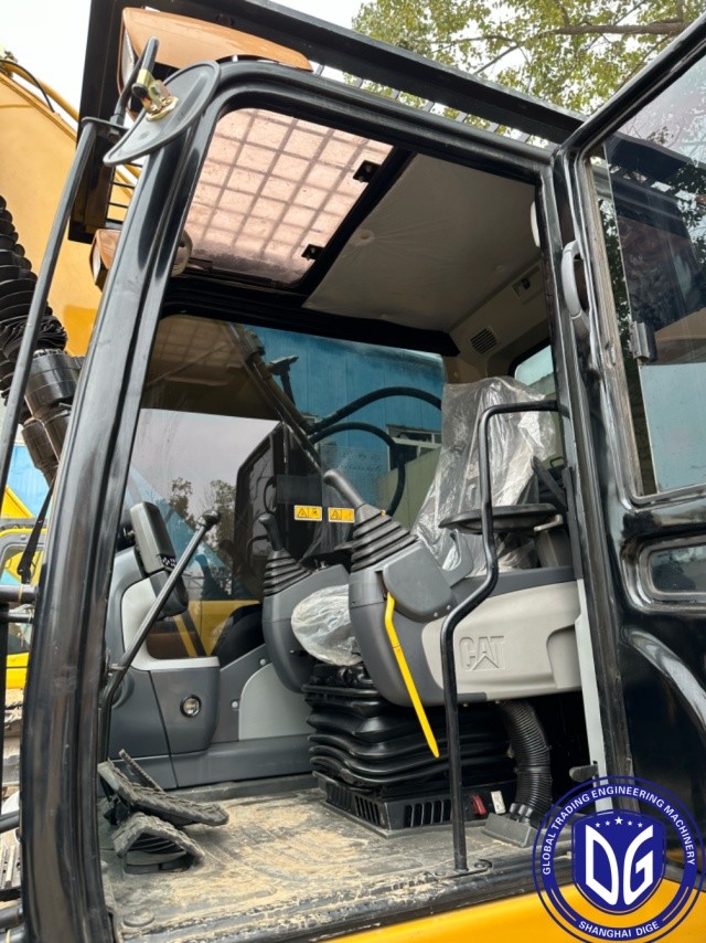 320D 20 Ton Used Caterpillar Excavator With Superior Load Handling Capabilities