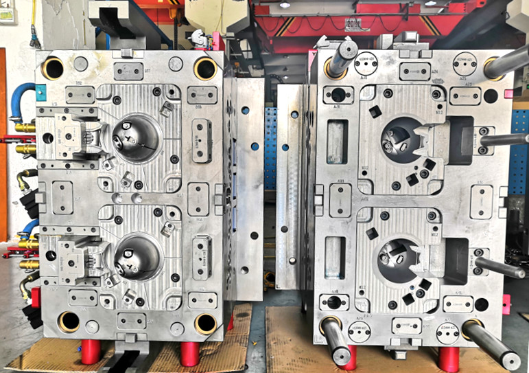 plastic injection mold for automotive parts with hot runner control system