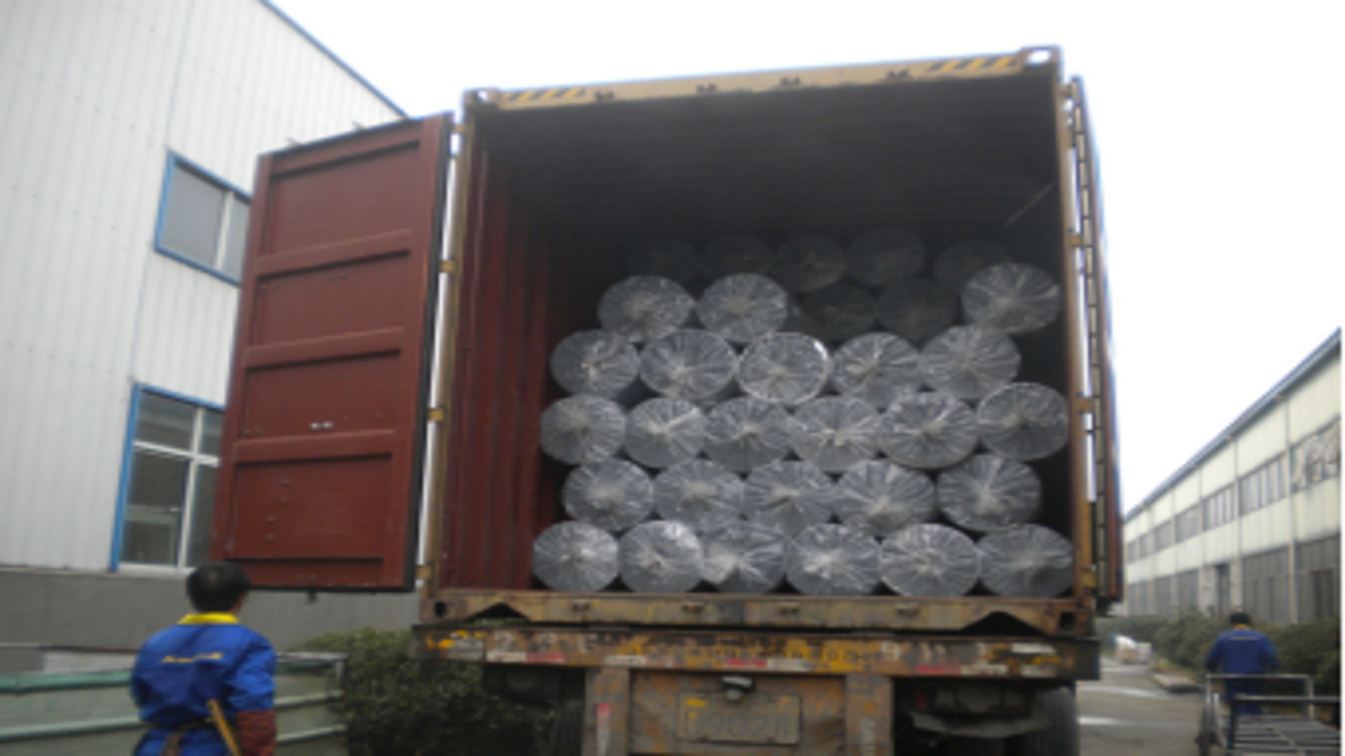 Cold / Heat Resistant Material Alu Bubble Foil For Roof Materials