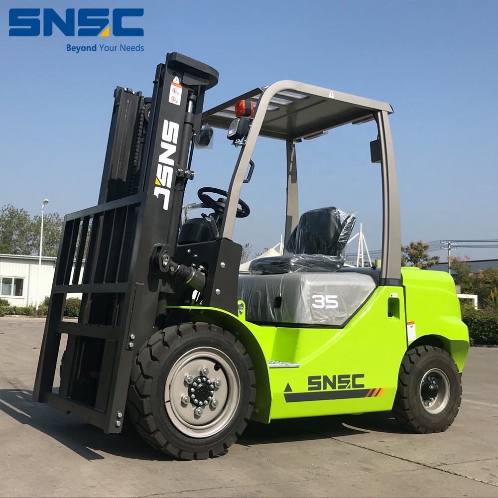 BOXINHUASHENG Hydraulic Pump 4x4 Forklift Truck For Rough Terrain 3.5 Ton Capacity