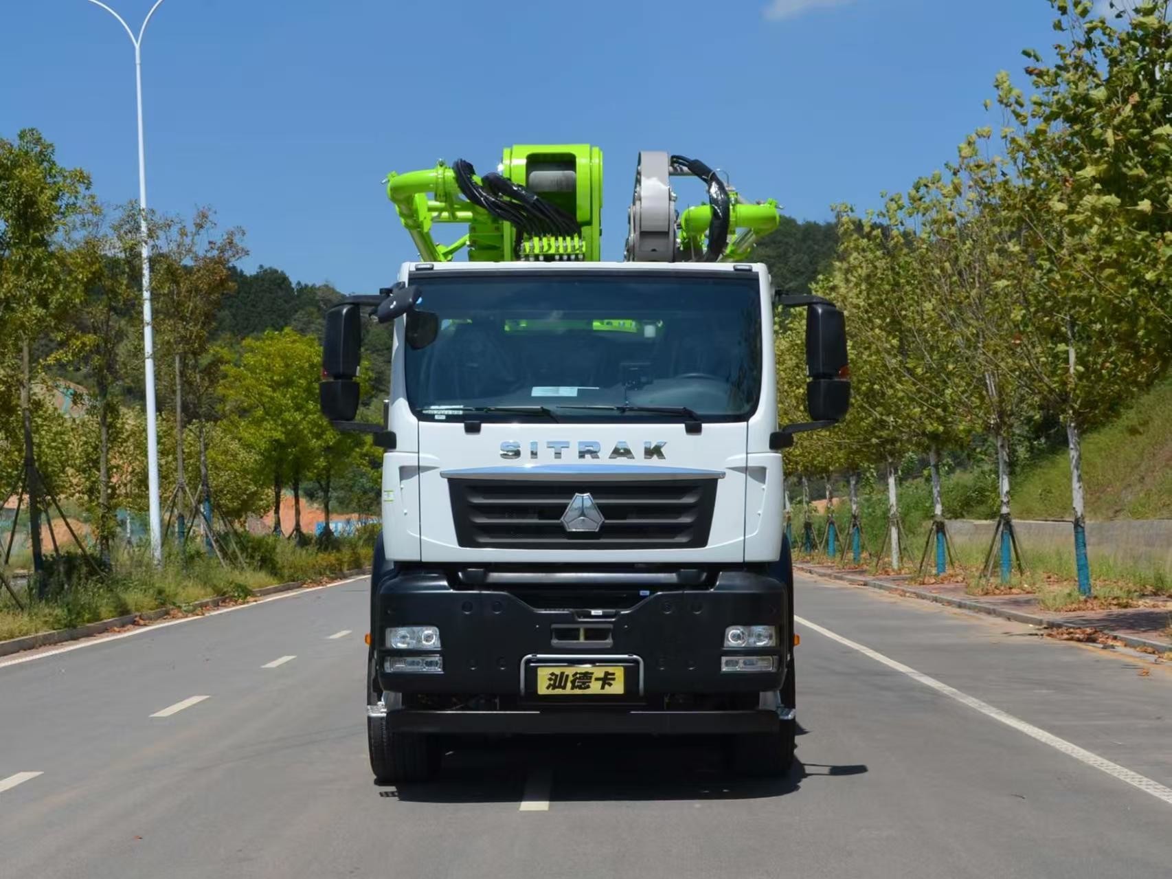 Original Zoomlion truck mounted concrete pump 60m With Sitrak Chassis