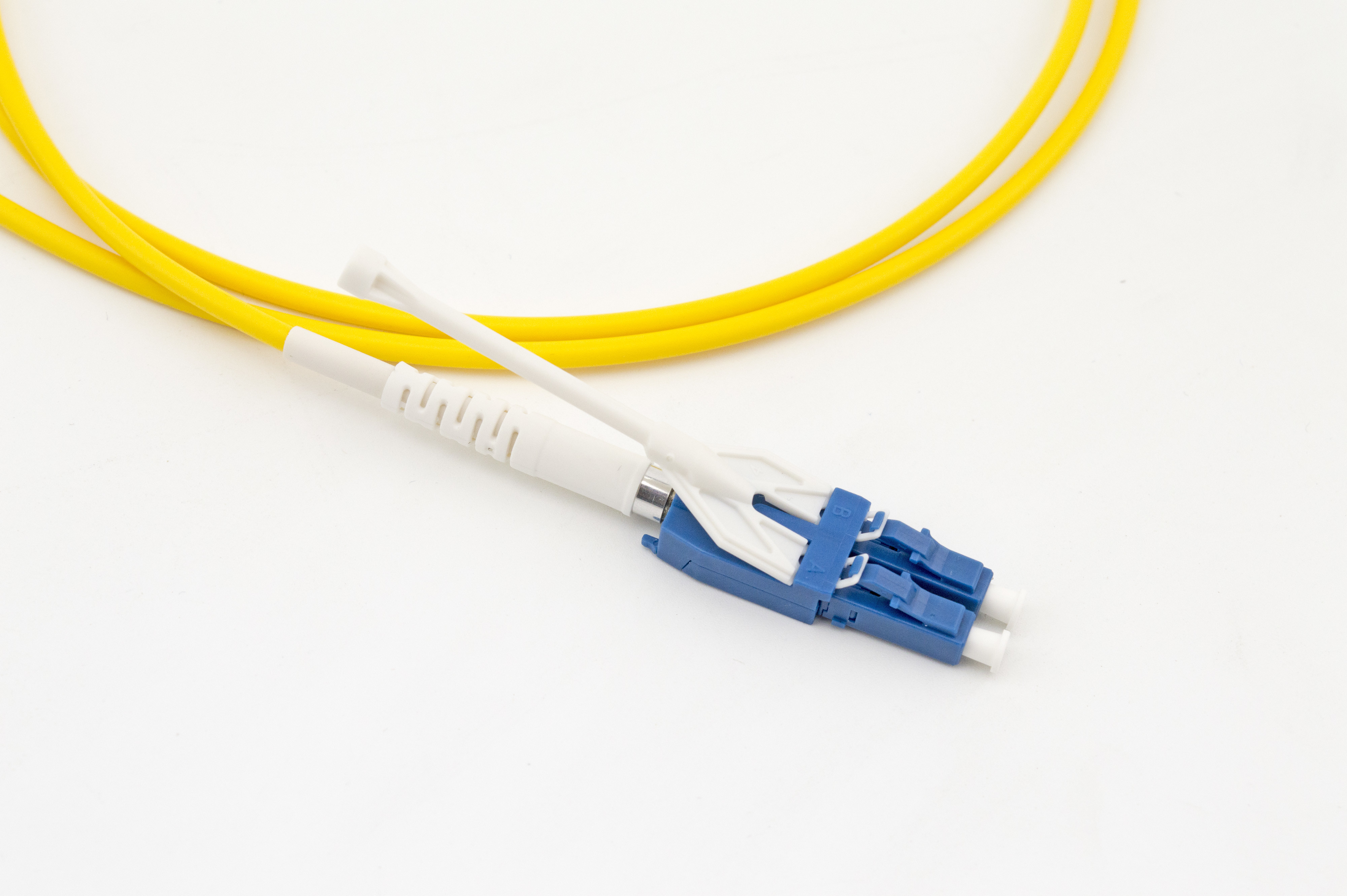 Polarity Switchable Uniboot MPO MTP Patch Cord LC To LC OS2 9/125um With Push Pull Tabs