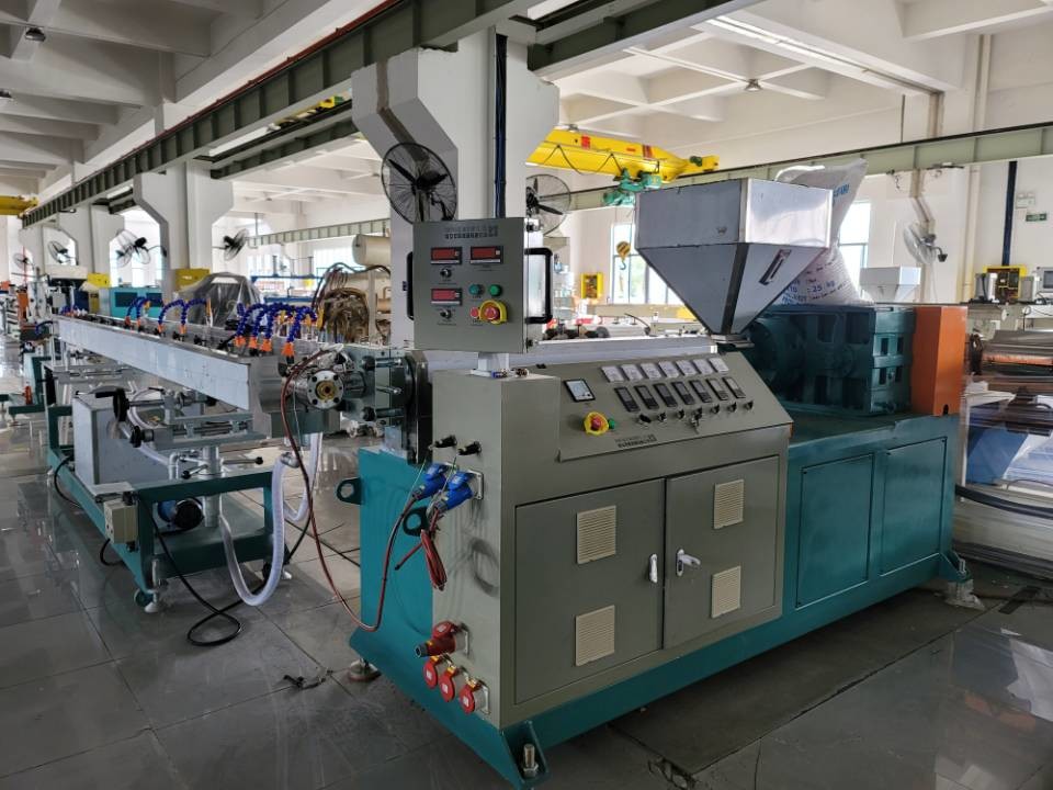 PVC Garden Hose Extrusion Making Machine PVC Fiber Reinforced Soft Pipe Production Line