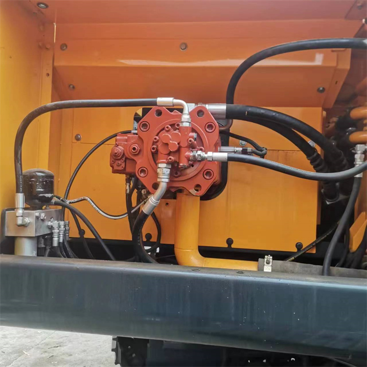 Hyundai Excavator 330 Crawler Chain Moving Type Machine Weight 32000 KG Korea Original