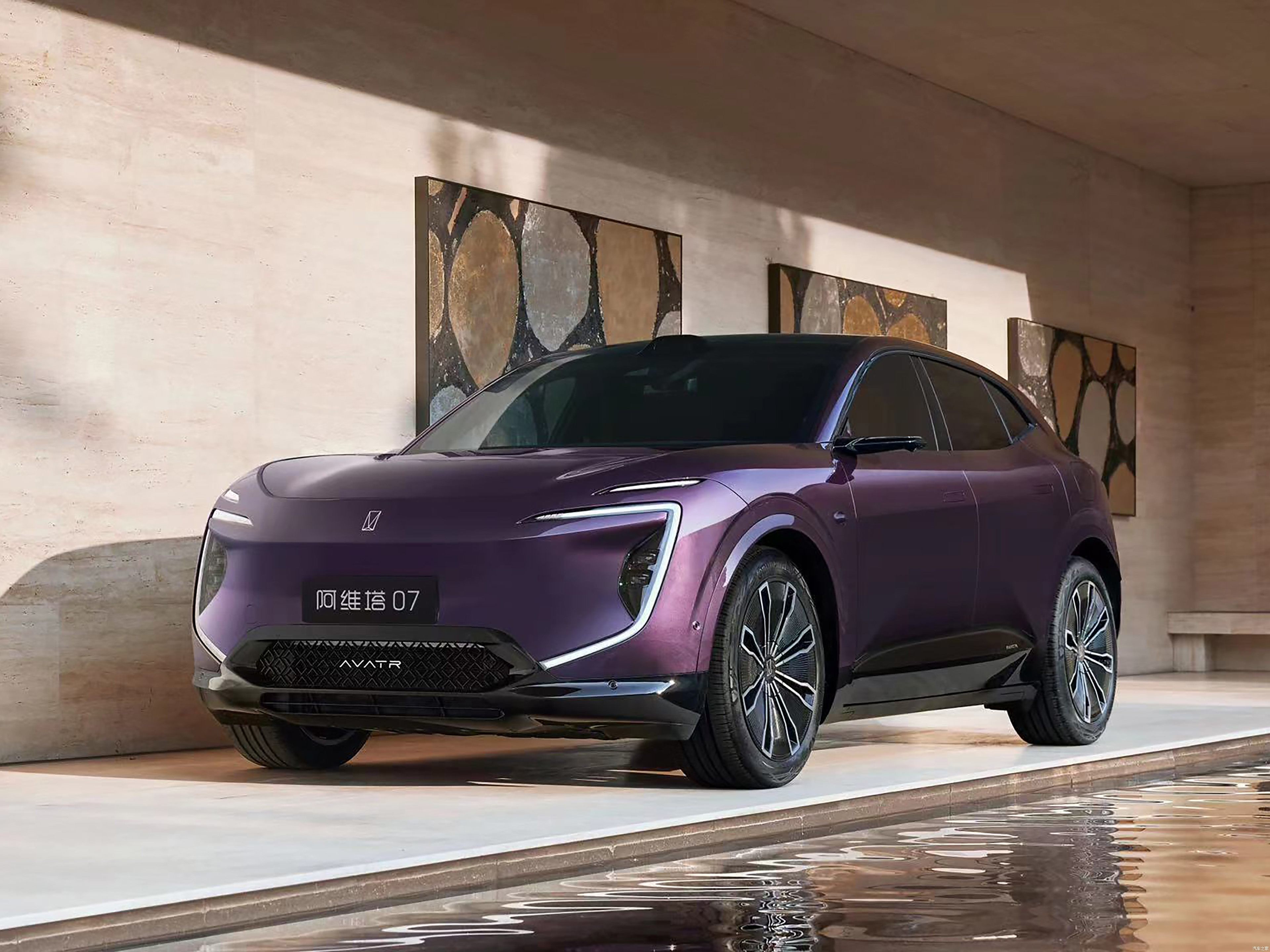 Changan Avatr 07 is a new high-end brand jointly created by CATL, Huawei, and Chang'an Automobile. It offers both hybrid and all-electric versions,