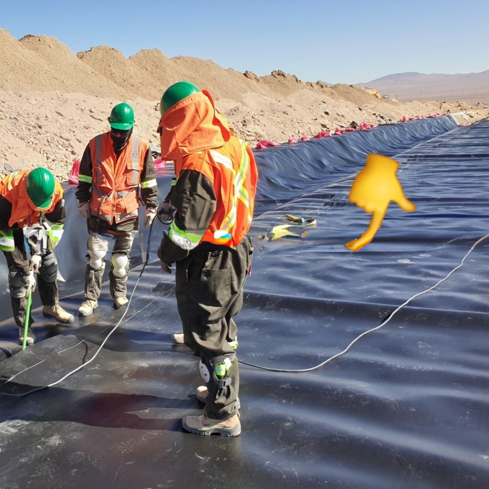 Traditional Design HDPE Geomembrane Smooth/Textured 1mm 1.5mm 2mm with Competitive