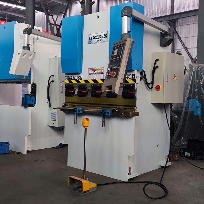 1200MM Small Torsion Bar Press Brake 400 Kn For 2mm Stainless Steel