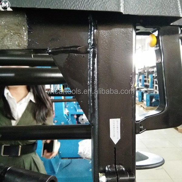 Powerful 1.1KW Motor Automotive Tire Changer 220V Tilt Back With Help Arms