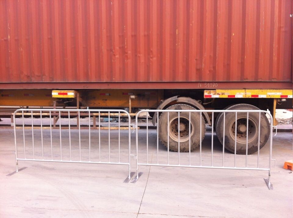 hot dip galvanized bicycle removable Crowd Control steel Barrier manufacture 1100mm*2000mm 38mm round tube