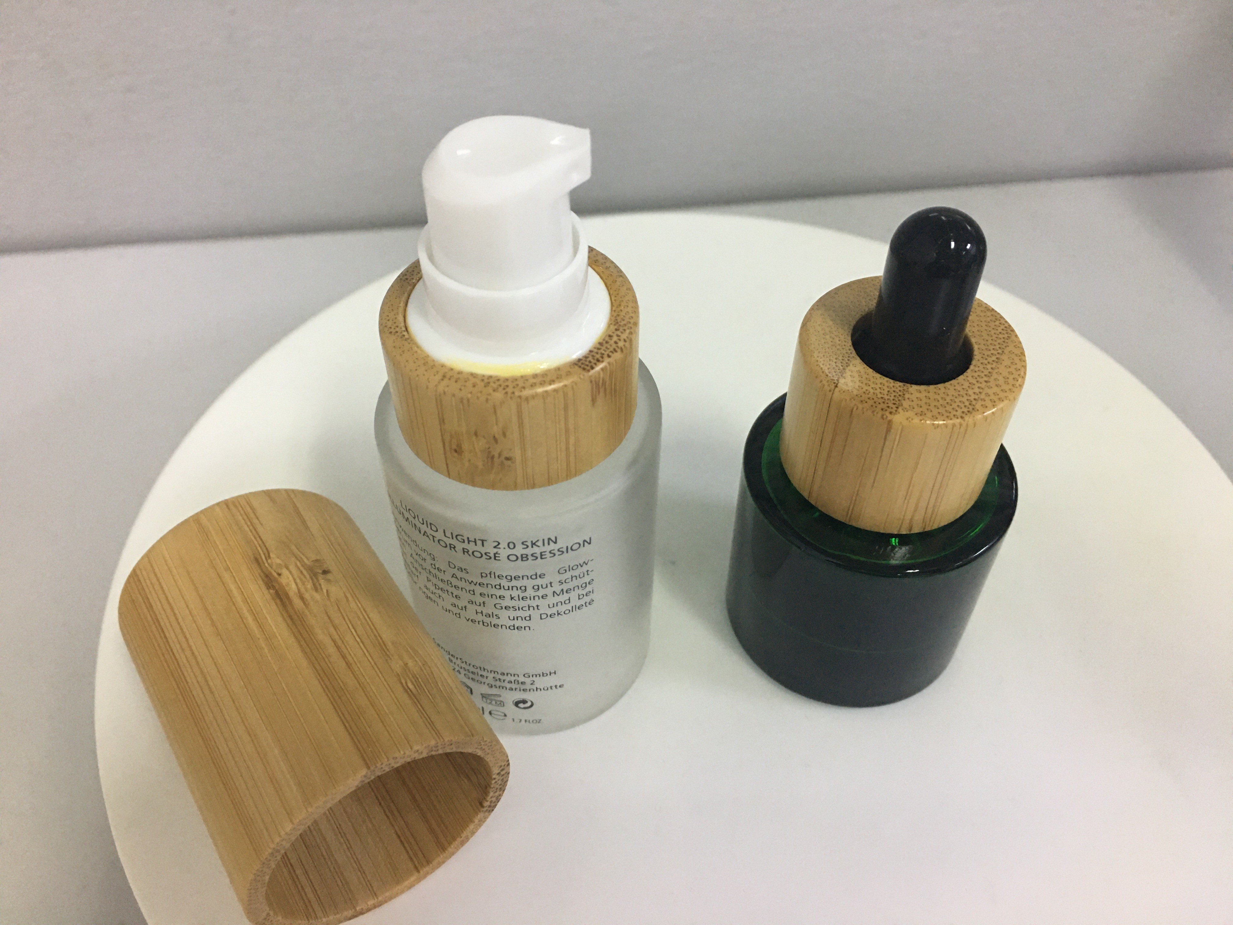 SGS MSDS Bamboo Cosmetic Packaging Cylinder Glass Lotion Pump Bottle